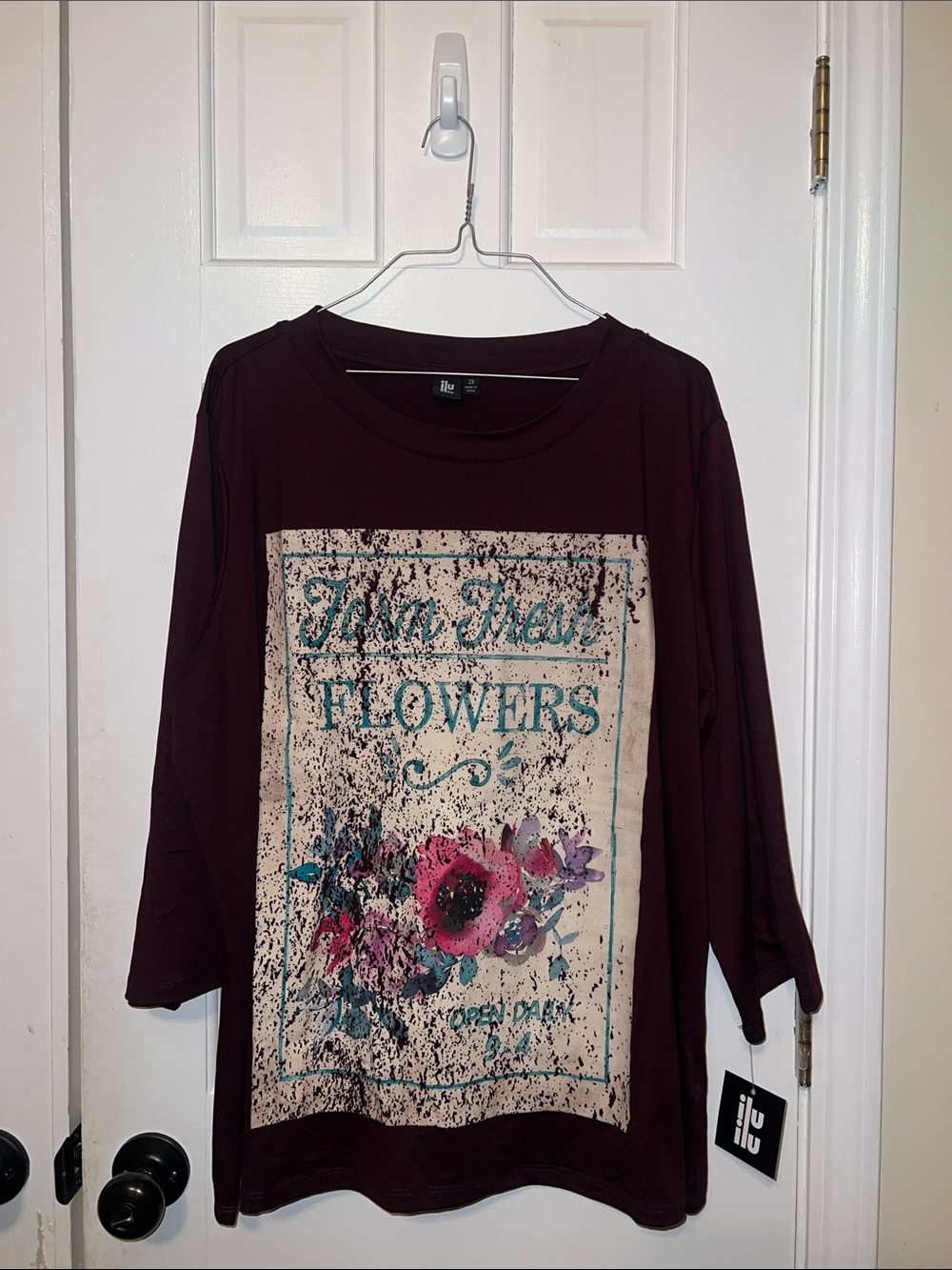 Long Sleeve Floral Graphic Top in Burgundy